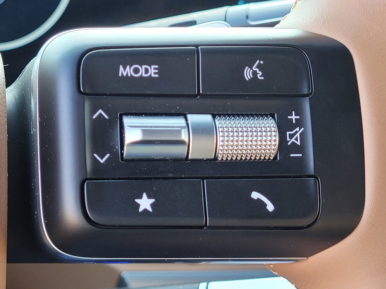 Used 2025 Hyundai Santa Fe Limited image 23