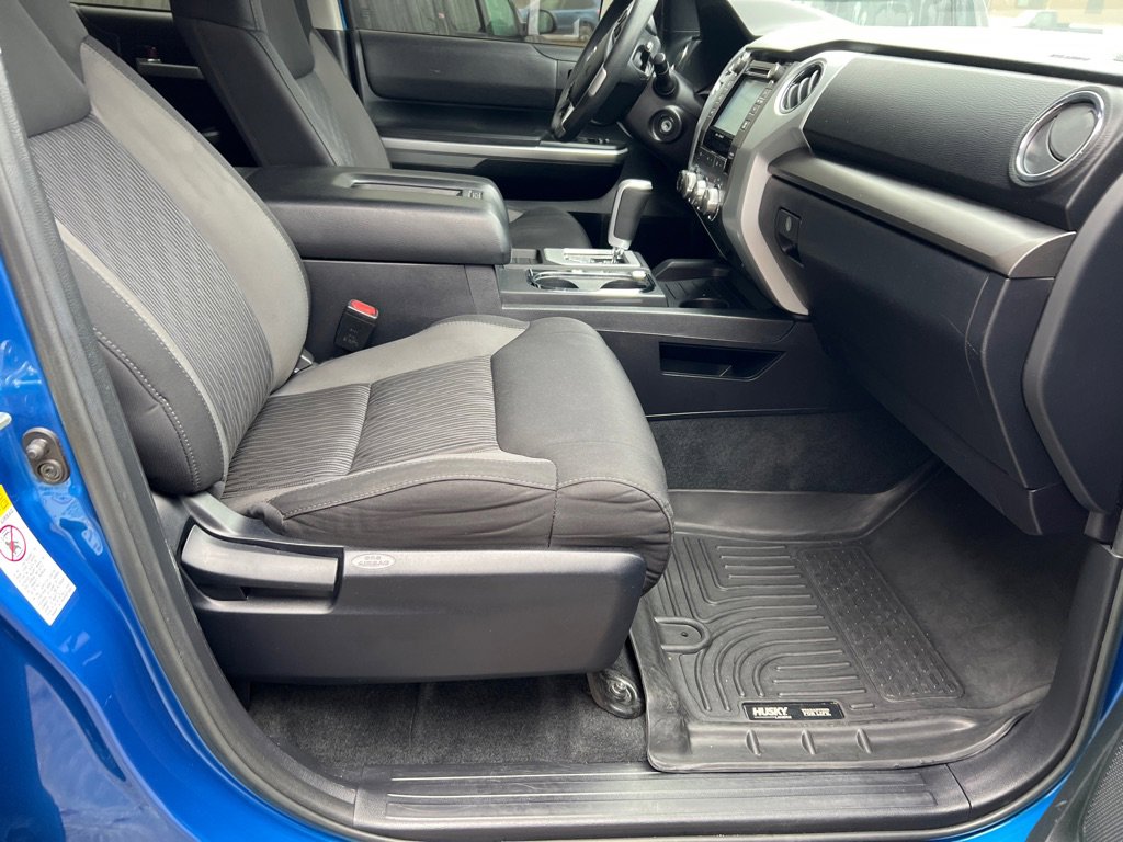 Used 2017 Toyota Tundra SR5 w/ TRD Off Road Package image 11