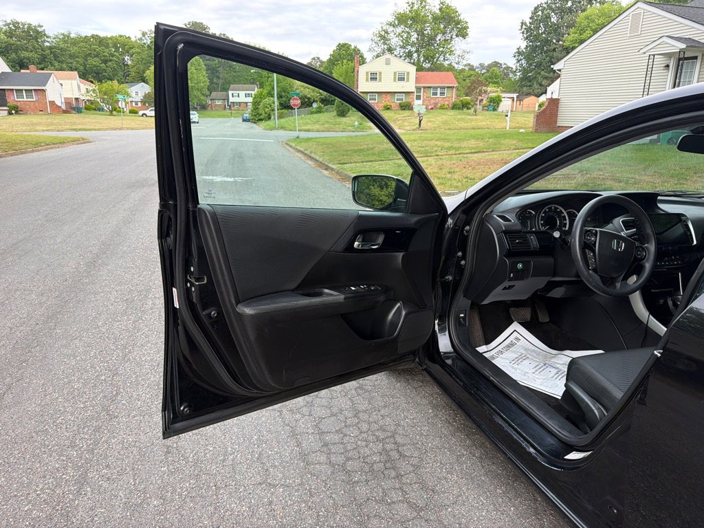 Used 2016 Honda Accord LX image 14