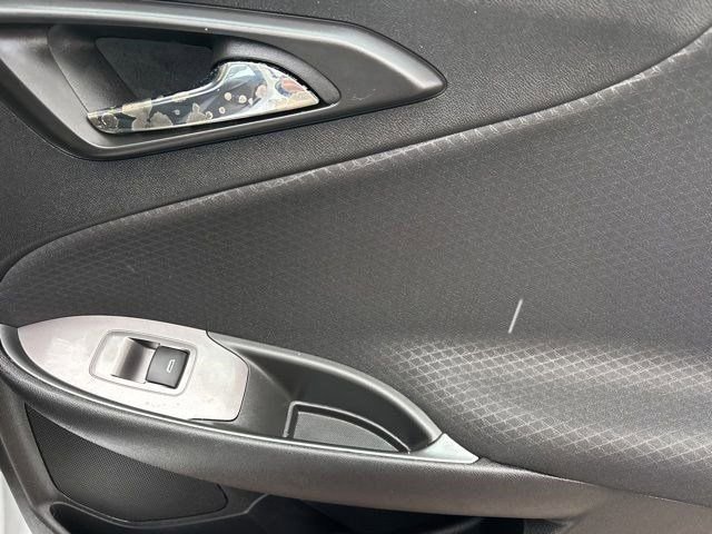 Used 2024 Chevrolet Malibu LS w/ Driver Confidence Package image 33