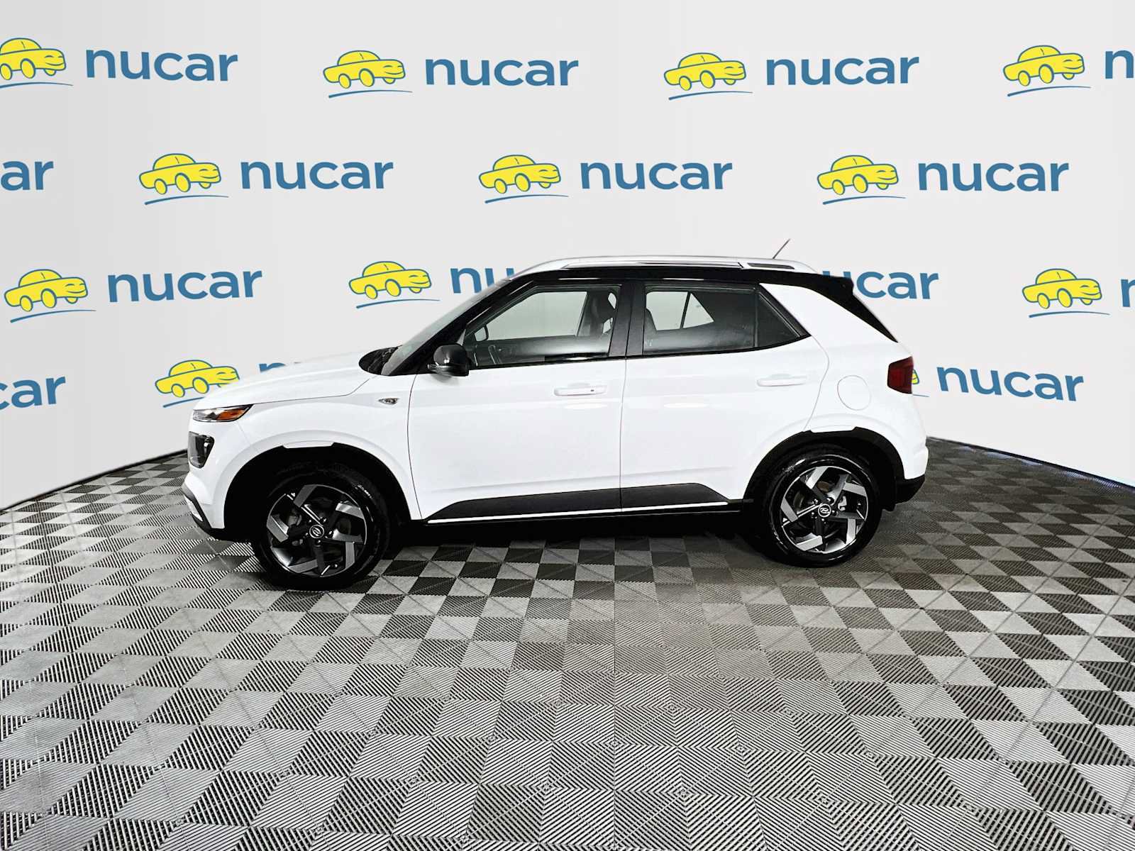 Certified 2026 Hyundai Venue SEL FWD image 4