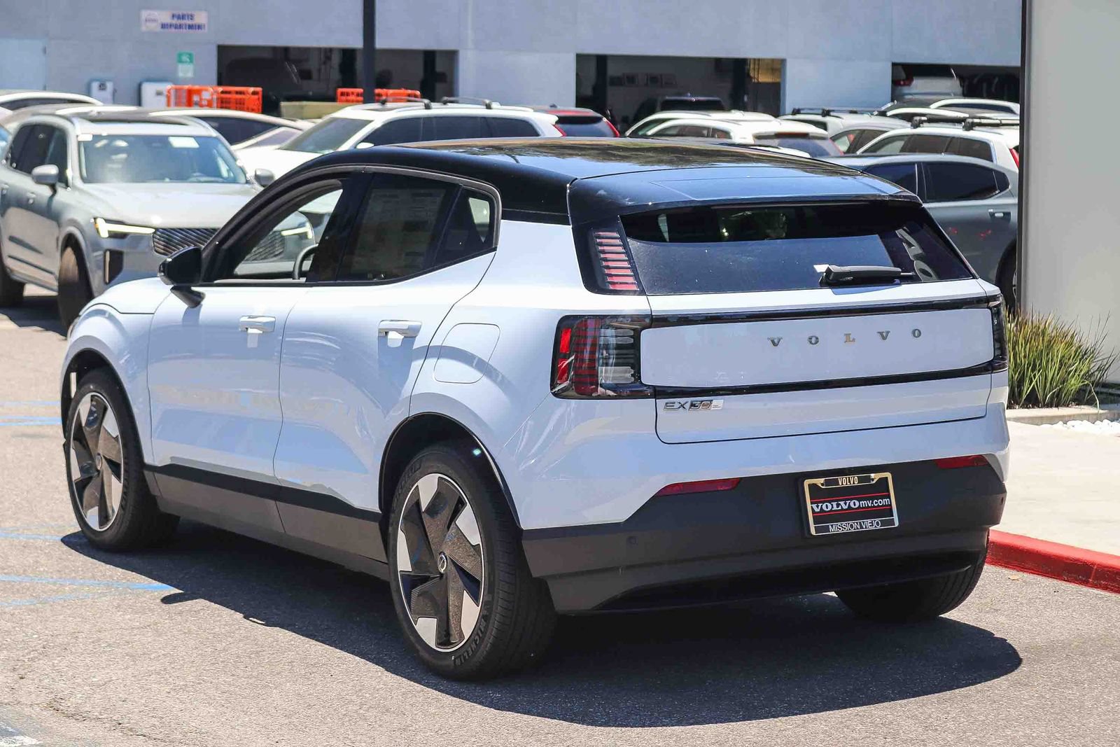 New 2026 Volvo EX30 Plus w/ Climate Package AWD/4WD image 4