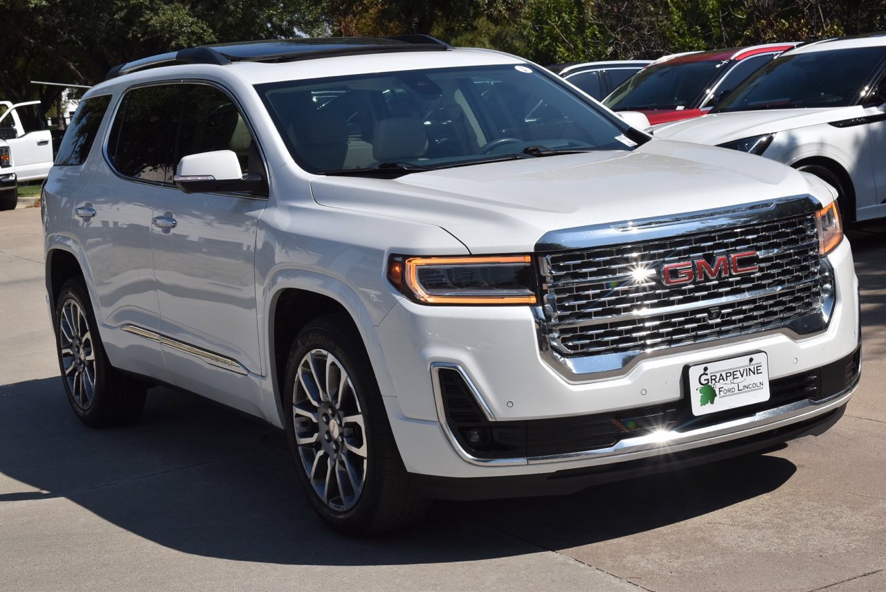 Used 2023 GMC Acadia Denali w/ Denali Ultimate Package FWD image 4