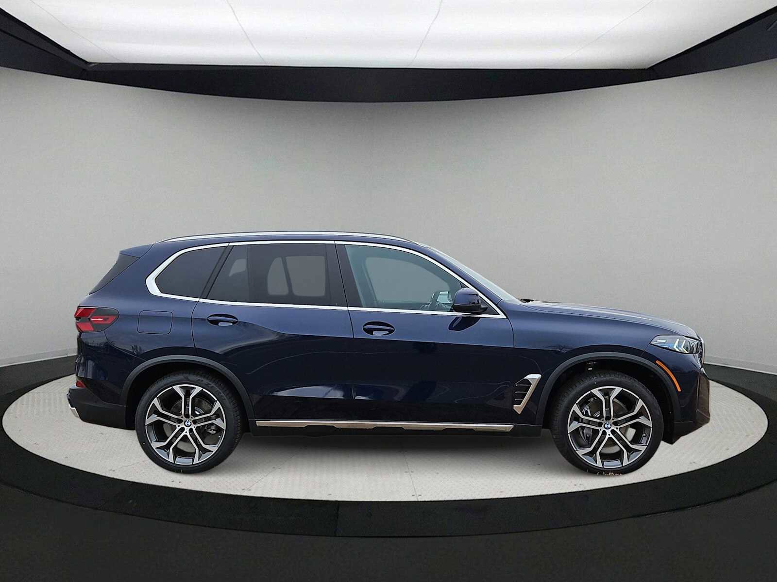 New 2026 BMW X5 xDrive40i w/ Executive Package image 9