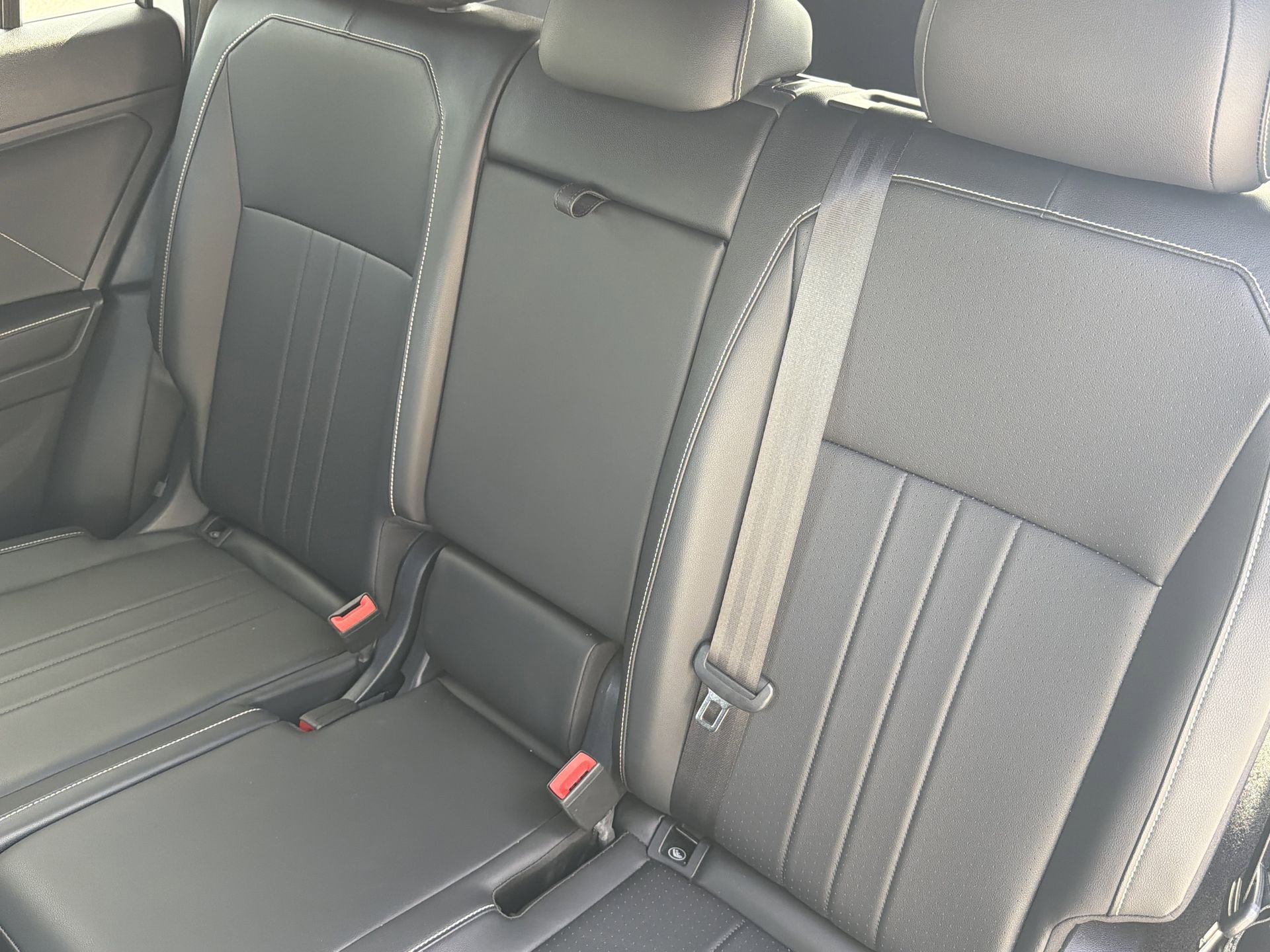 Used 2024 Volkswagen Tiguan SE R-Line image 19