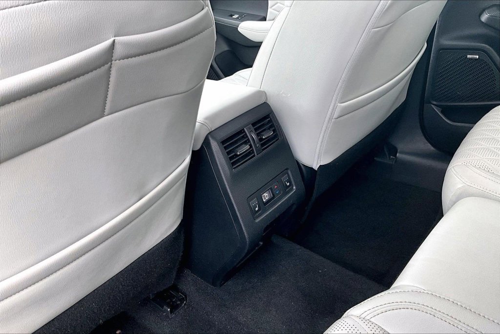 Used 2025 Mitsubishi Outlander SEL FWD image 10