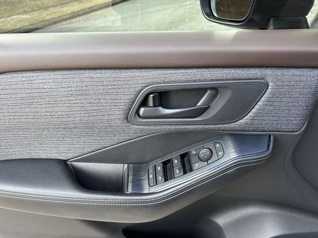 Used 2021 Nissan Rogue S image 15