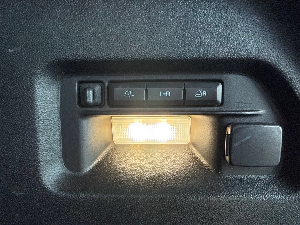 Used 2022 Ford Explorer Limited w/ Equipment Group 301A AWD/4WD image 41