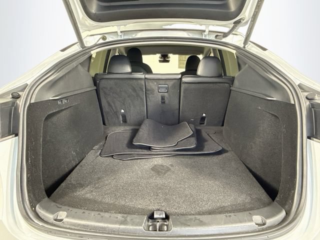 Used 2024 Tesla Model Y 2WD image 27