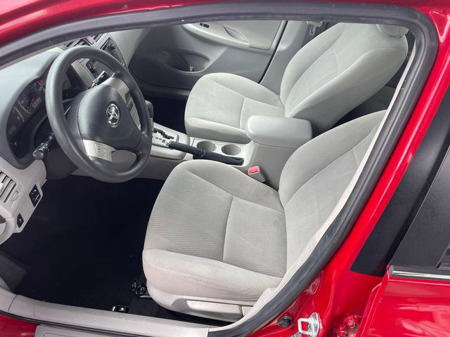 Used 2013 Toyota Corolla LE FWD image 6