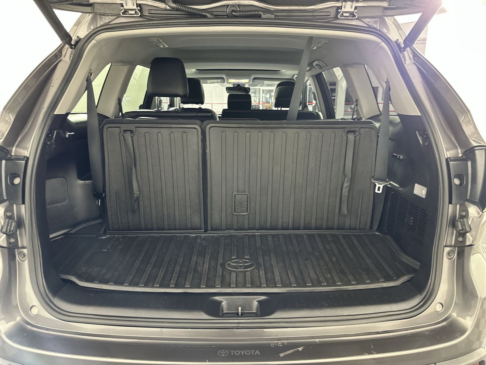 Used 2017 Toyota Highlander XLE AWD/4WD image 27
