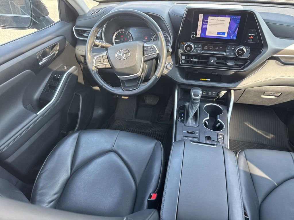 Used 2023 Toyota Highlander XLE AWD/4WD image 11