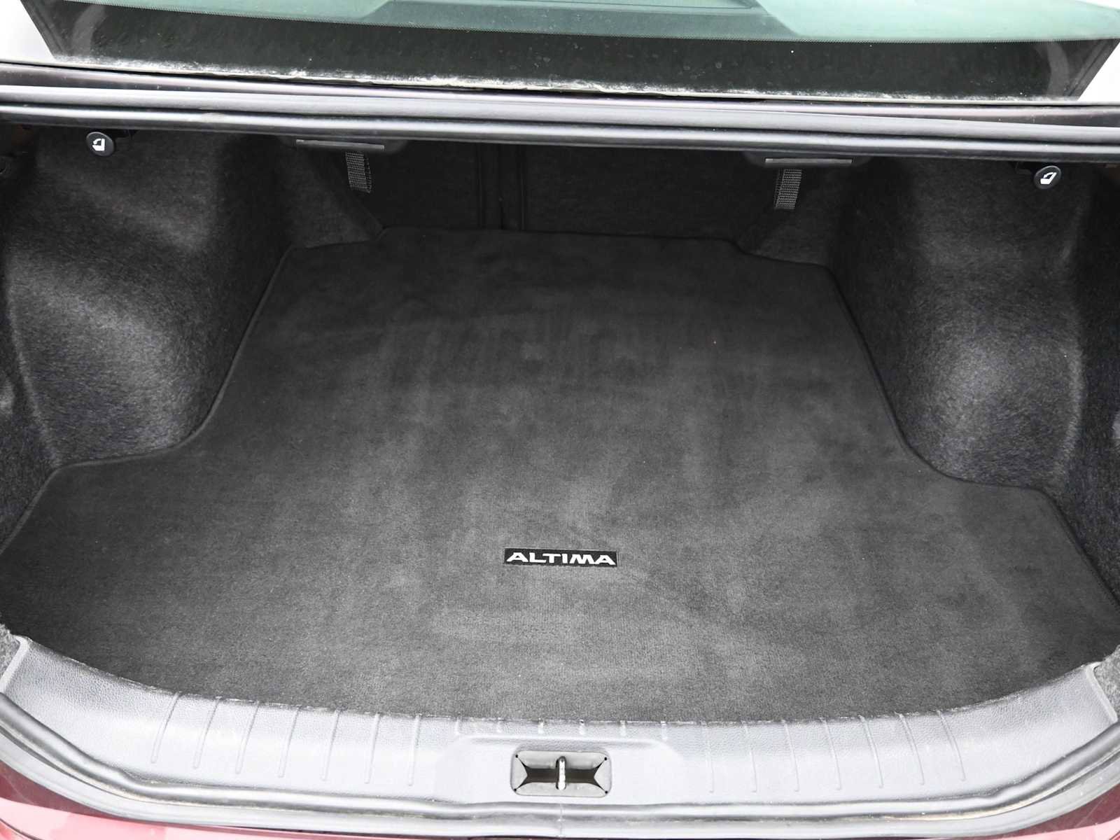 Used 2024 Nissan Altima 2.5 SV image 18