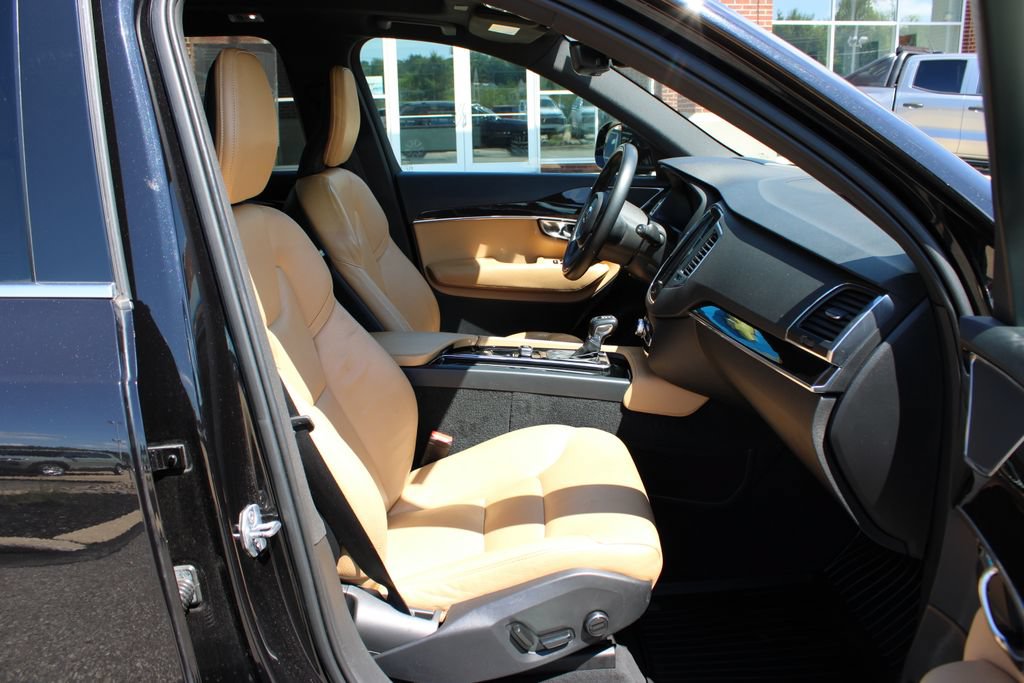 Used 2019 Volvo XC90 T6 Momentum w/ Advanced Package AWD/4WD image 45