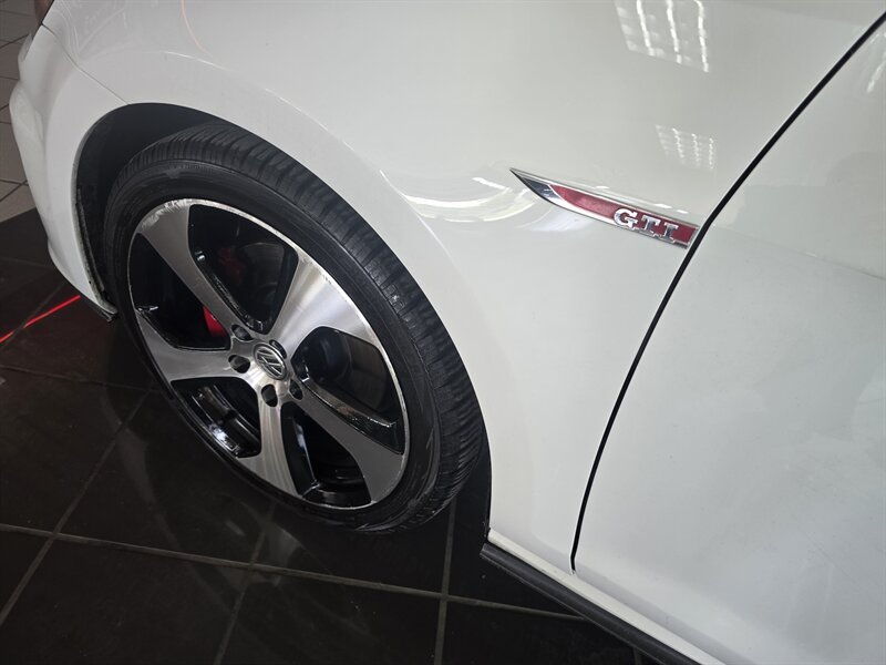 Used 2017 Volkswagen Golf 4-Door FWD image 32
