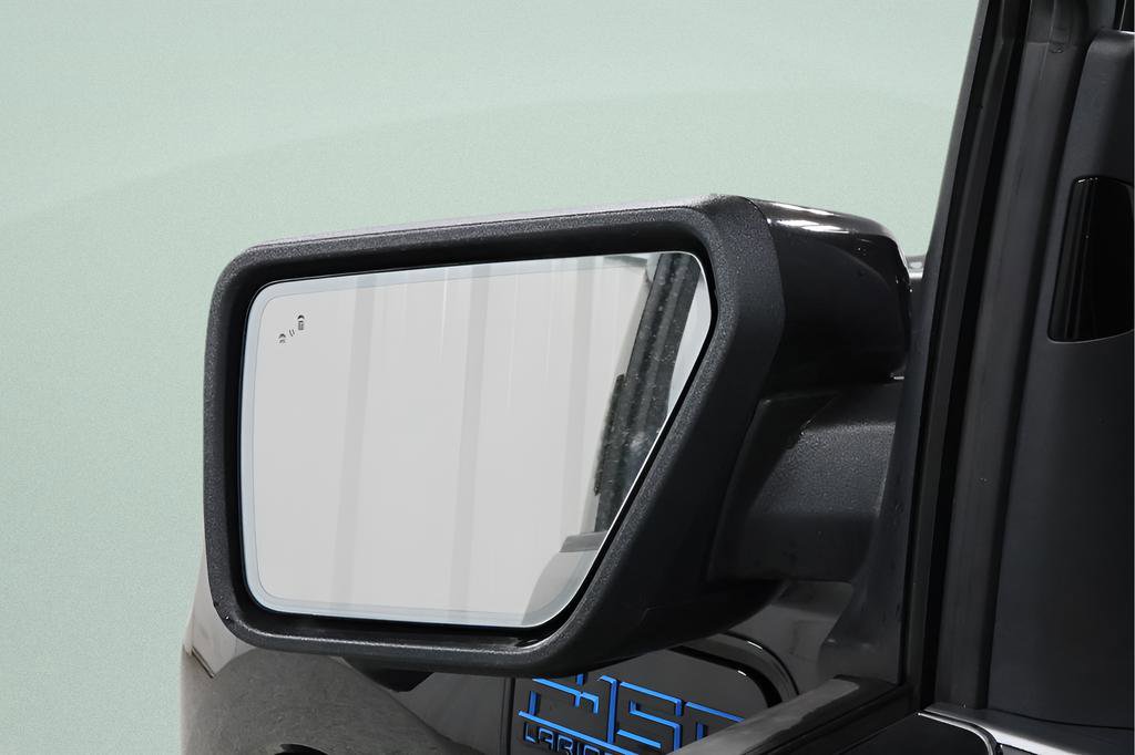 Used 2025 Ford F150 Lightning Lariat AWD/4WD image 27