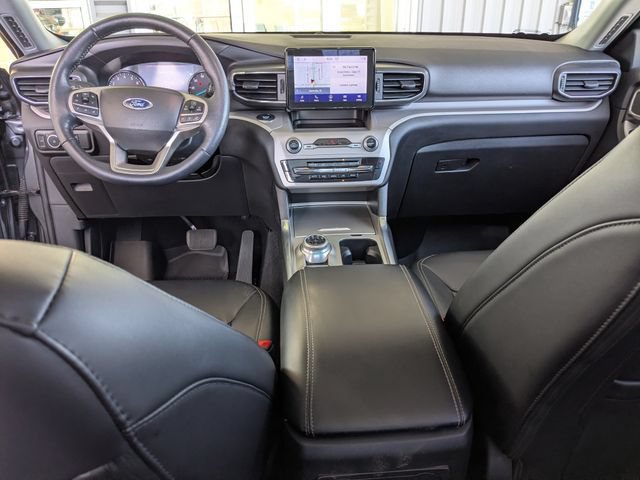Used 2023 Ford Explorer XLT w/ Equipment Group 202A AWD/4WD image 29