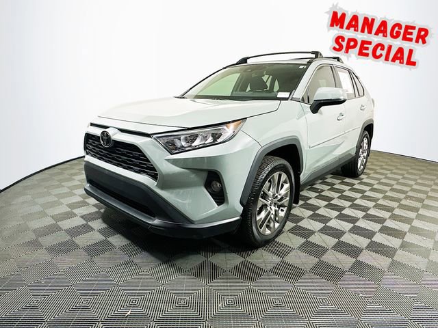 Used 2021 Toyota RAV4 XLE Premium image 4