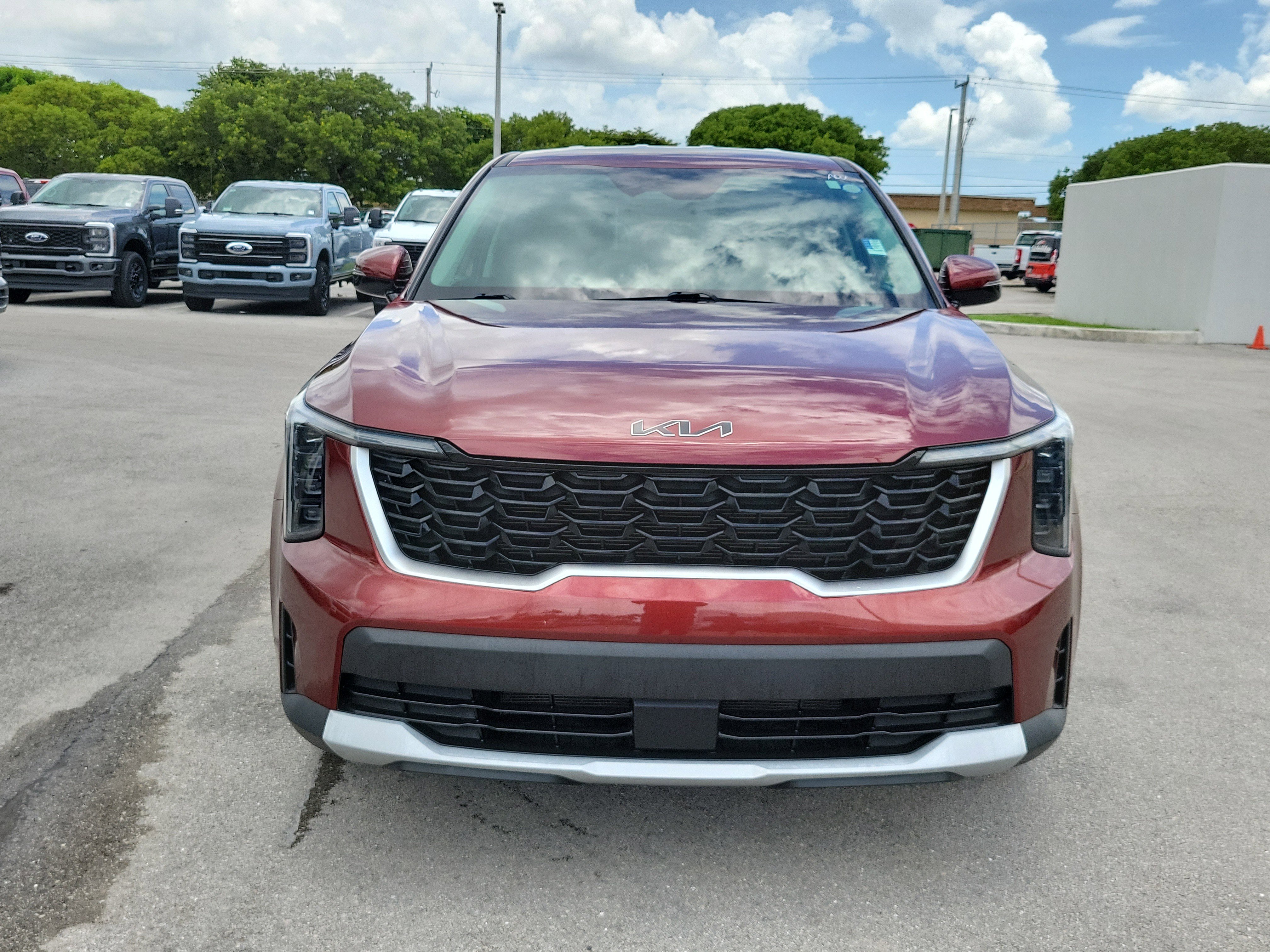 Used 2024 Kia Sorento LX FWD video 2