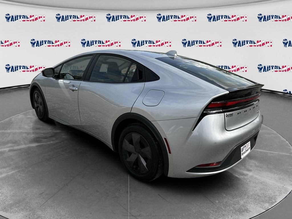 Used 2024 Toyota Prius LE image 5