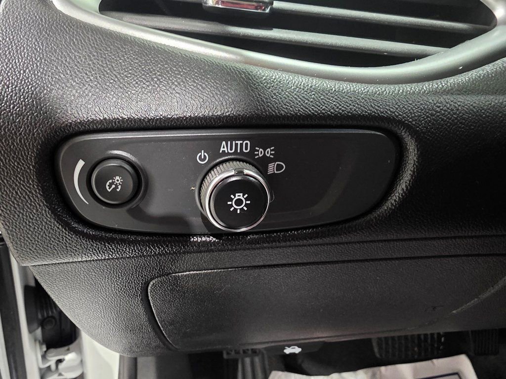 Used 2022 Chevrolet Malibu LS w/ Driver Confidence Package II FWD image 33