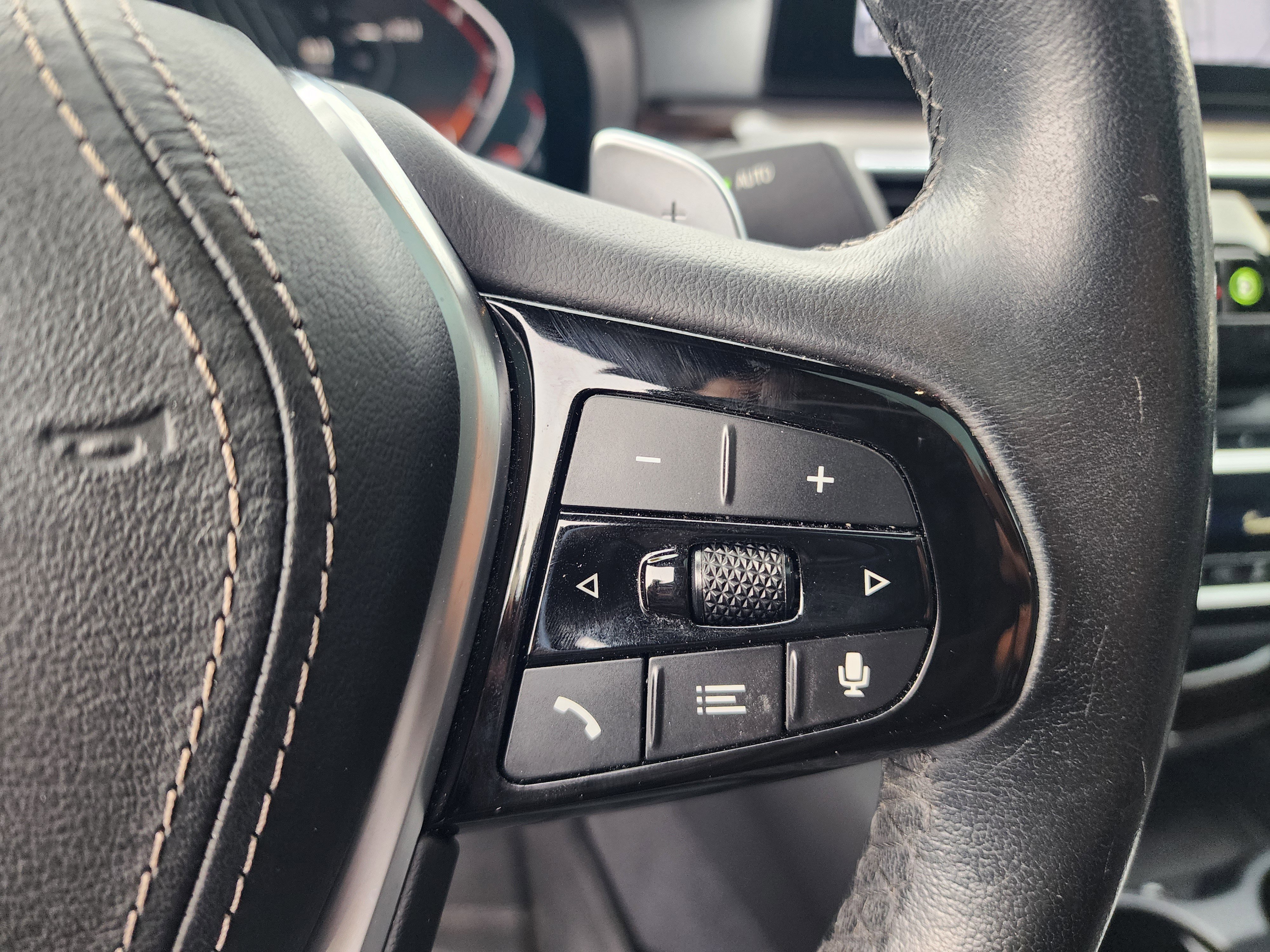 Used 2020 BMW 530i image 28