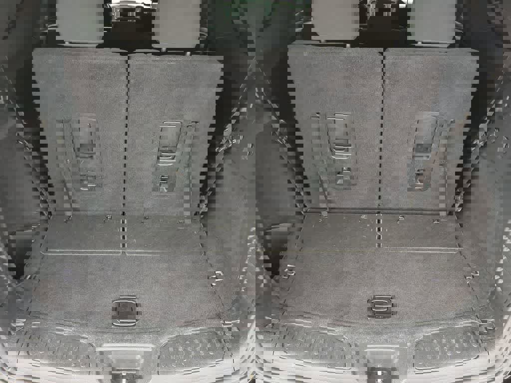 Used 2019 Dodge Durango SXT w/ 3rd Row Seating Group image 32