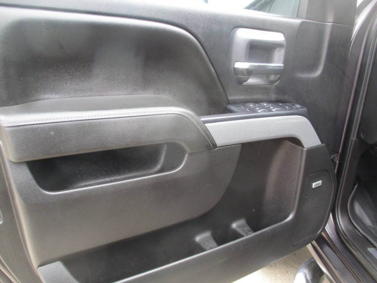 Used 2015 Chevrolet Silverado 2500 LT w/ LT Convenience Package AWD/4WD image 13