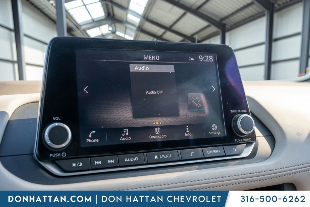 Used 2023 Nissan Rogue SV image 9