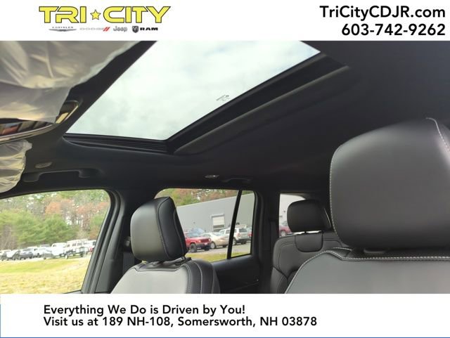 New 2025 Jeep Grand Cherokee Altitude image 20