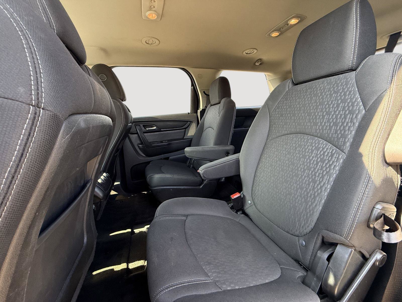 Used 2015 GMC Acadia SLE FWD image 25
