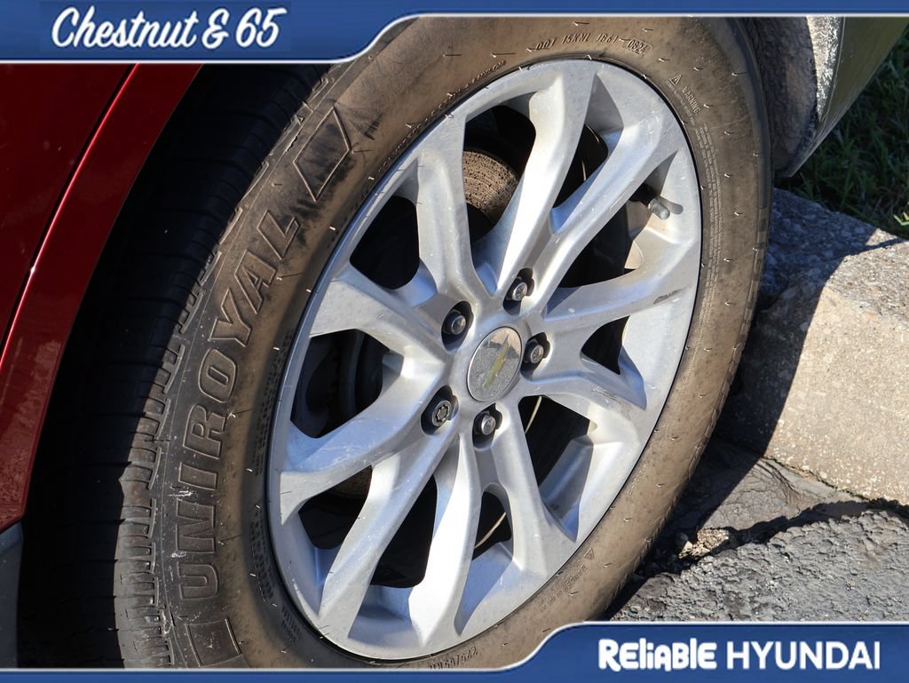 Used 2019 Chevrolet Equinox LT w/ Driver Convenience Package FWD image 24