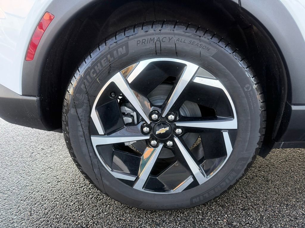 New 2026 Chevrolet Equinox EV LT FWD image 9