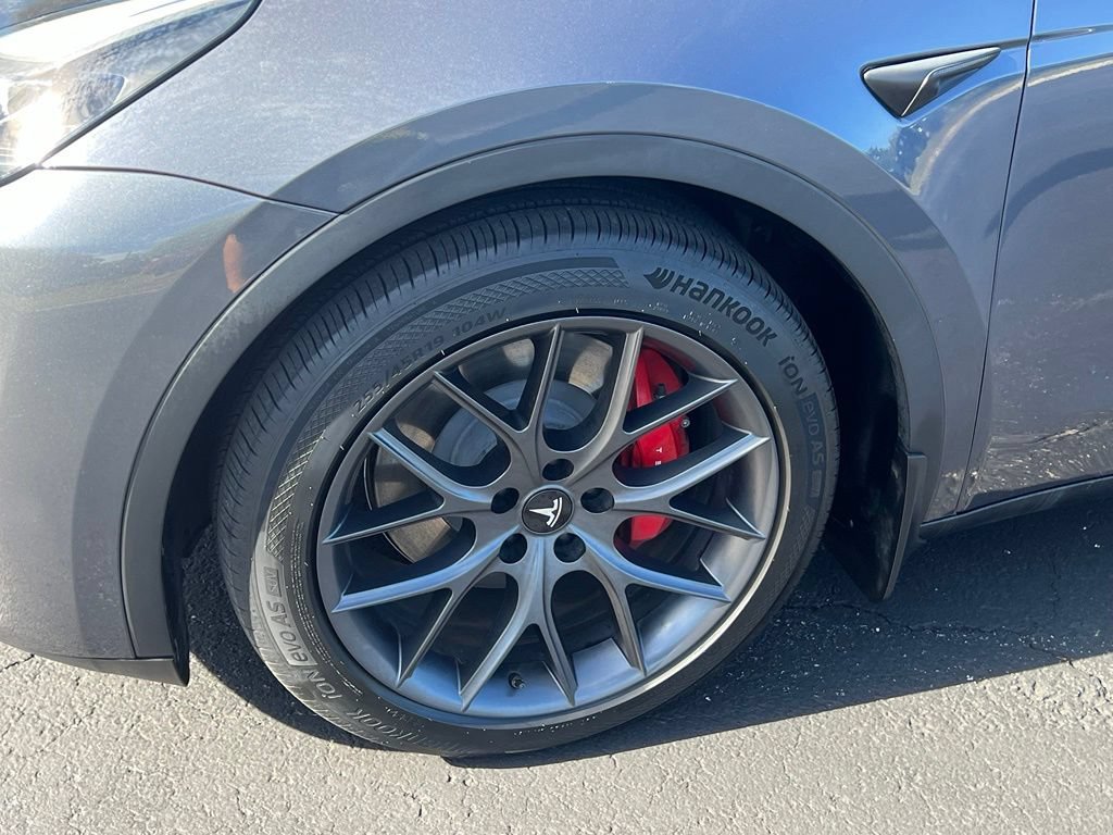 Used 2023 Tesla Model Y Performance AWD/4WD image 9