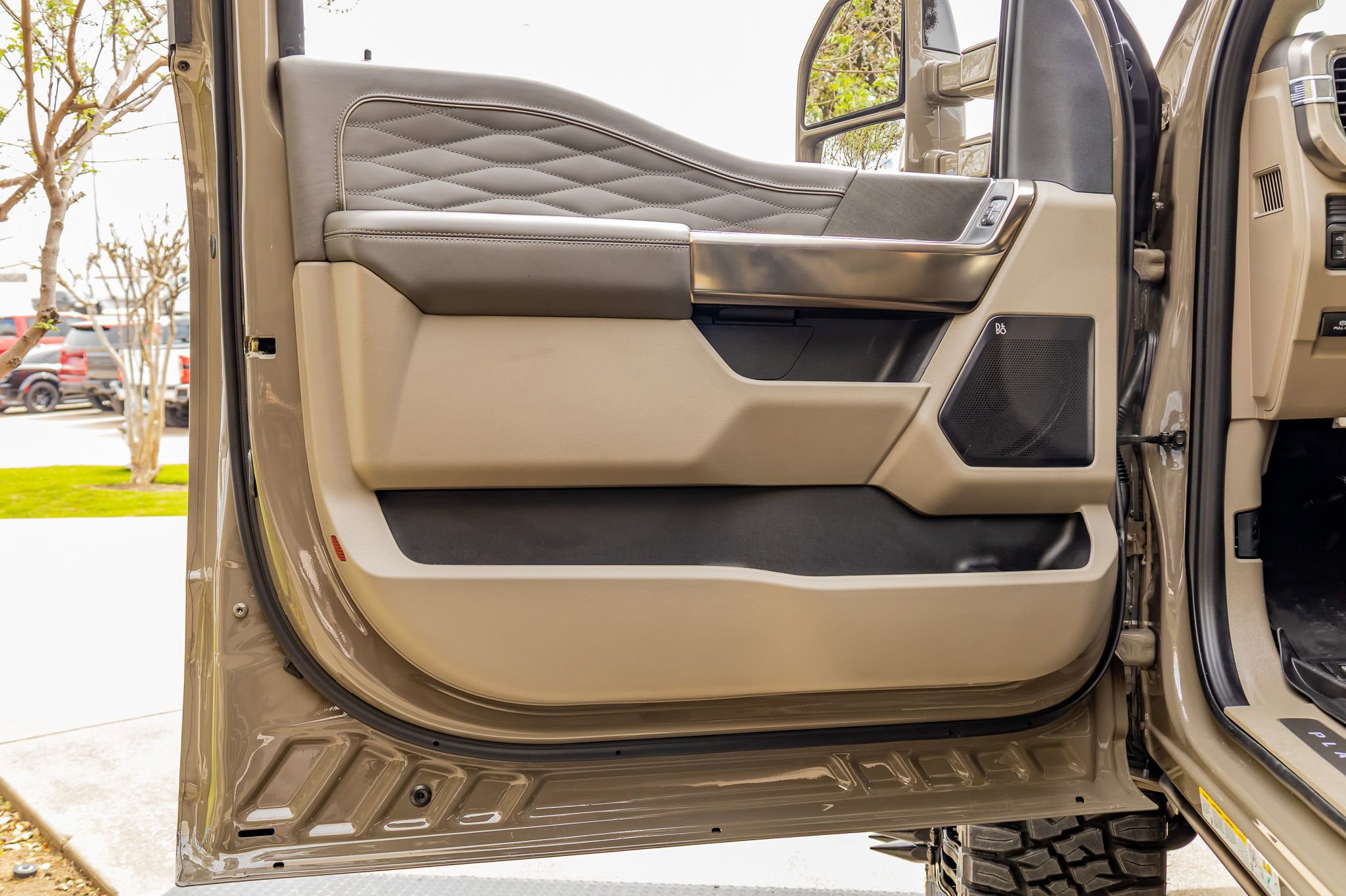 Used 2026 Ford F450 Platinum w/ Platinum Plus Package image 36