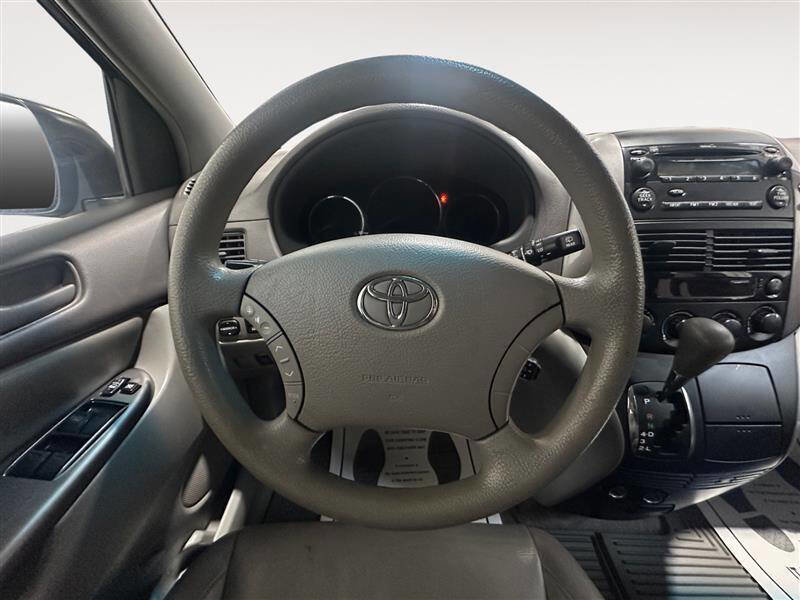 Used 2008 Toyota Sienna CE image 12