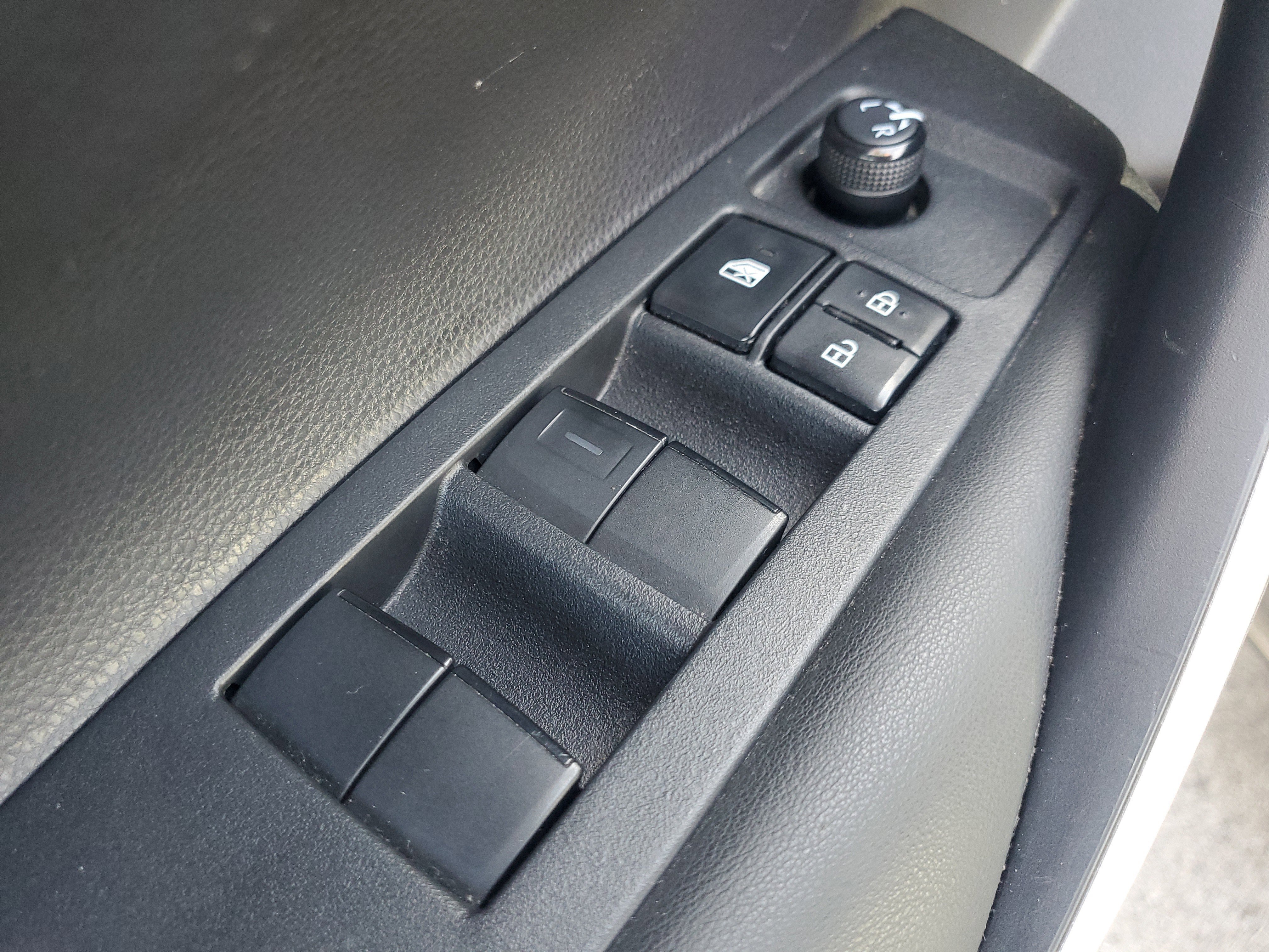 Used 2022 Toyota Corolla SE image 18