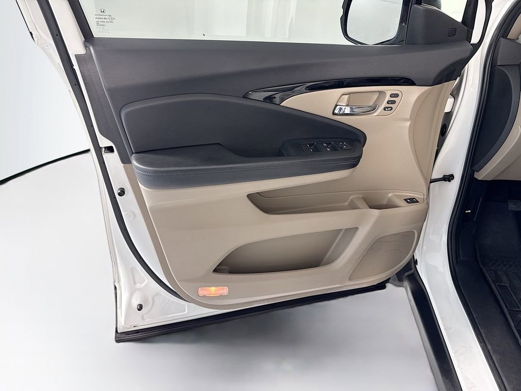 Used 2021 Honda Pilot Touring image 26