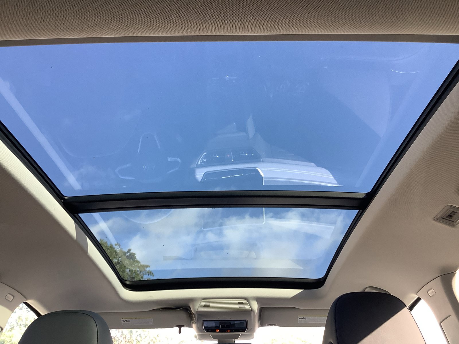 New 2026 Volkswagen Tiguan SE FWD image 18