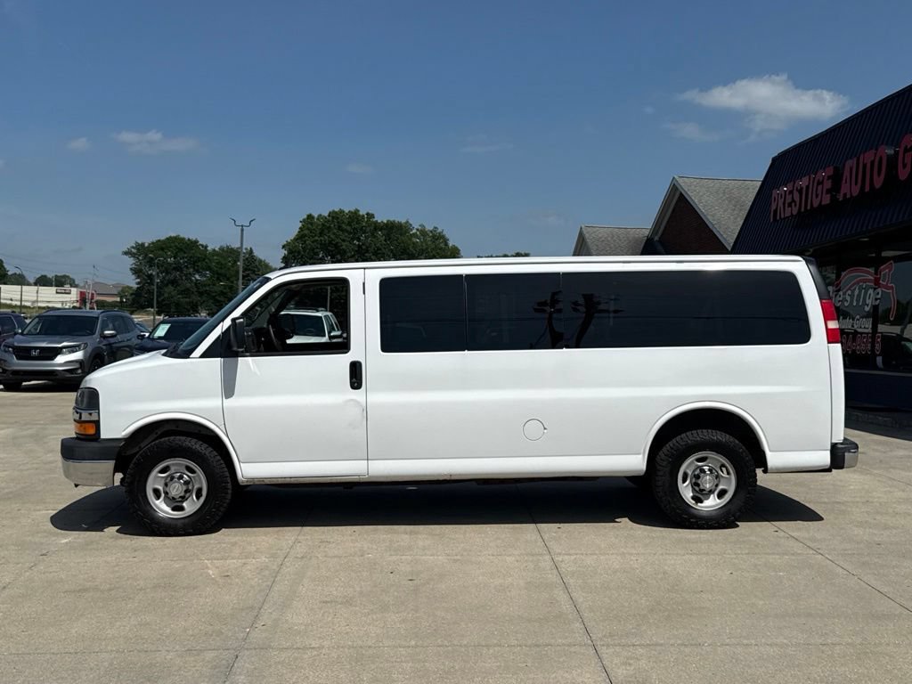 Used 2015 Chevrolet Express 3500 LT w/ LT Preferred Equipment Group RWD image 3