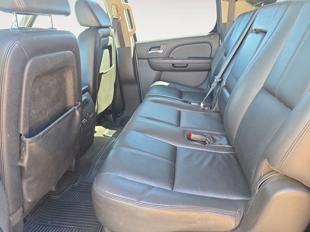 Used 2009 Chevrolet Suburban LT image 13