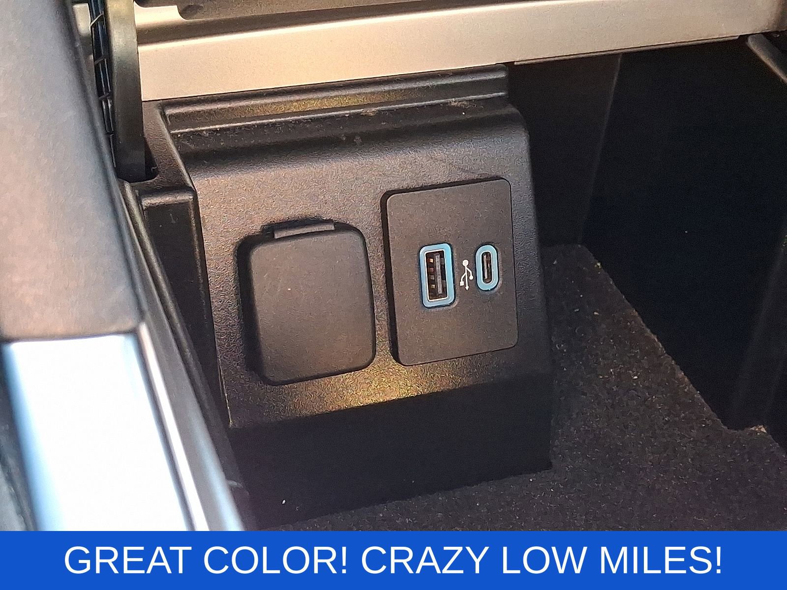 Used 2023 Ford Explorer XLT w/ Equipment Group 202A image 27