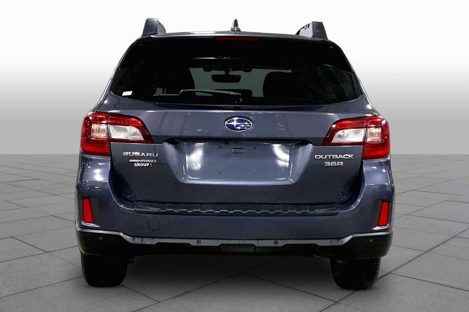 Used 2017 Subaru Outback 3.6R Limited AWD/4WD image 5