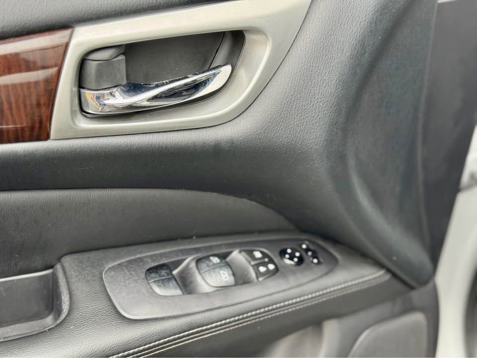 Used 2016 Nissan Pathfinder SL w/ SL Tech Package image 16