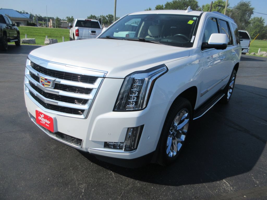 Certified 2020 Cadillac Escalade Premium Luxury AWD/4WD image 11