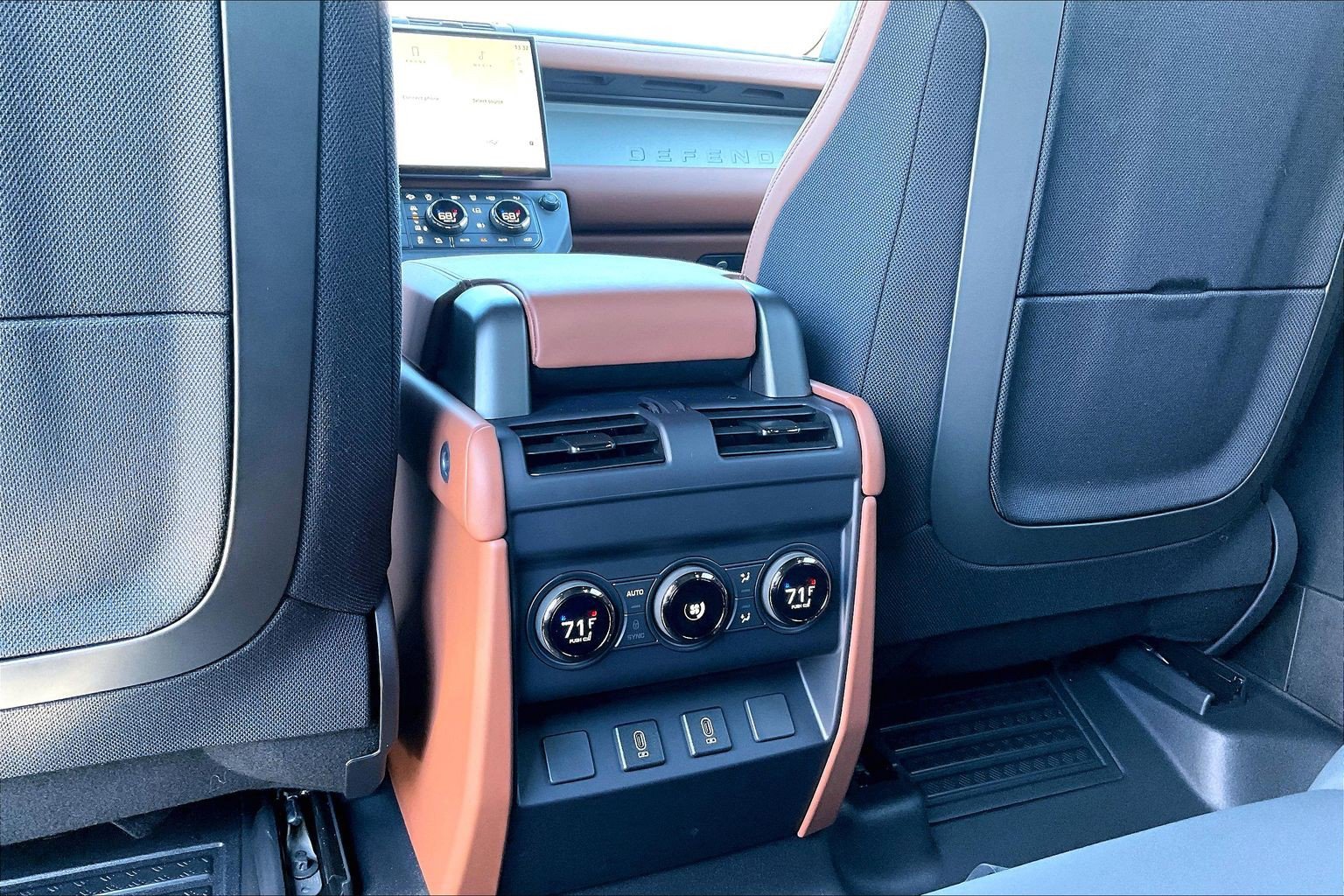 New 2026 Land Rover Defender 110 OCTA image 21