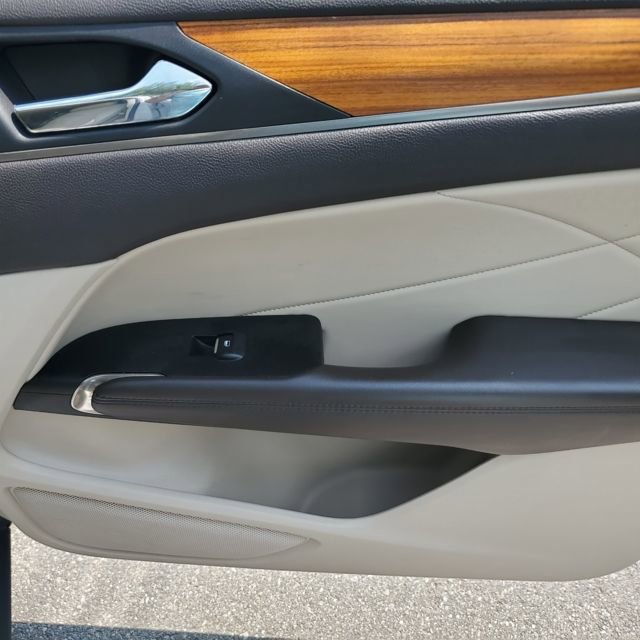 Used 2017 Lincoln MKC Select w/ Select Plus Package image 10