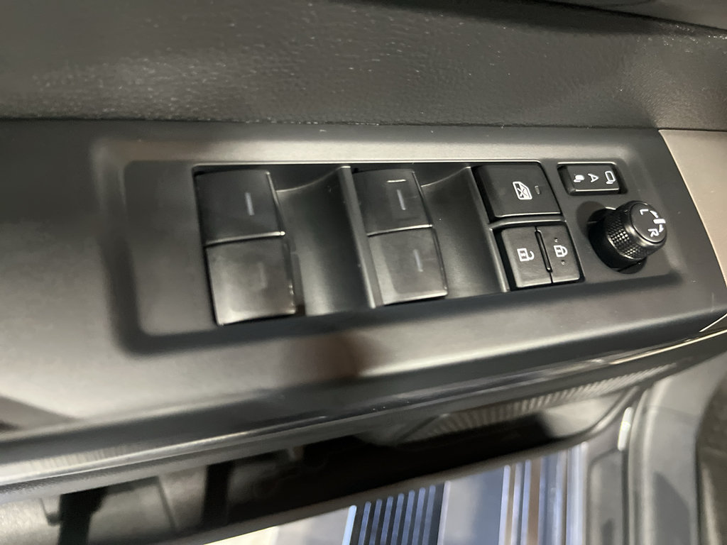 Used 2026 Toyota Tundra Platinum AWD/4WD image 30