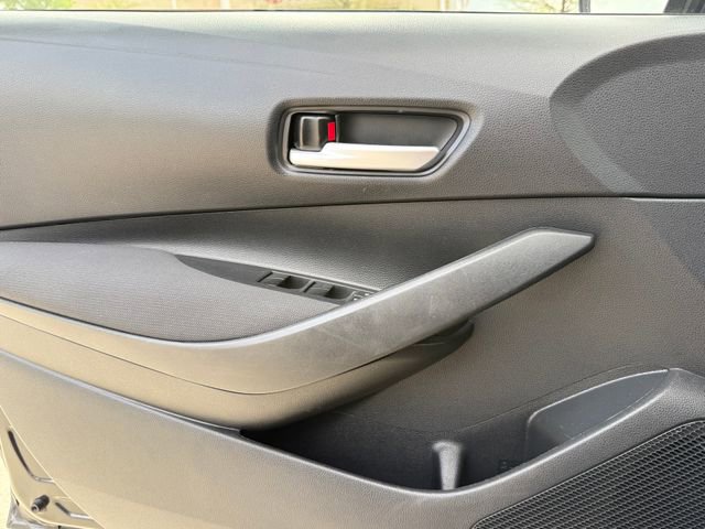 Used 2021 Toyota Corolla LE image 21