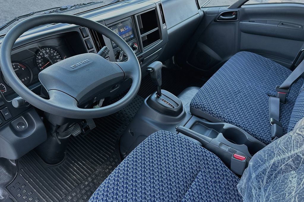 Used 2024 Isuzu NPR RWD image 7